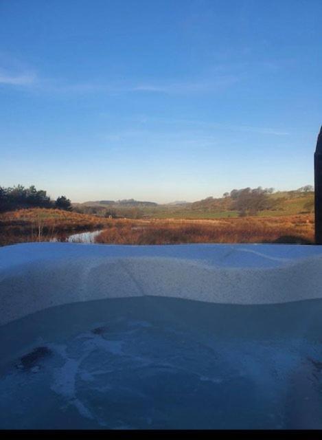 Вилла Pond View Pod 1 With Outdoor Hot Tub - Fife - Loch Leven - Lomond Hills Kelty Экстерьер фото