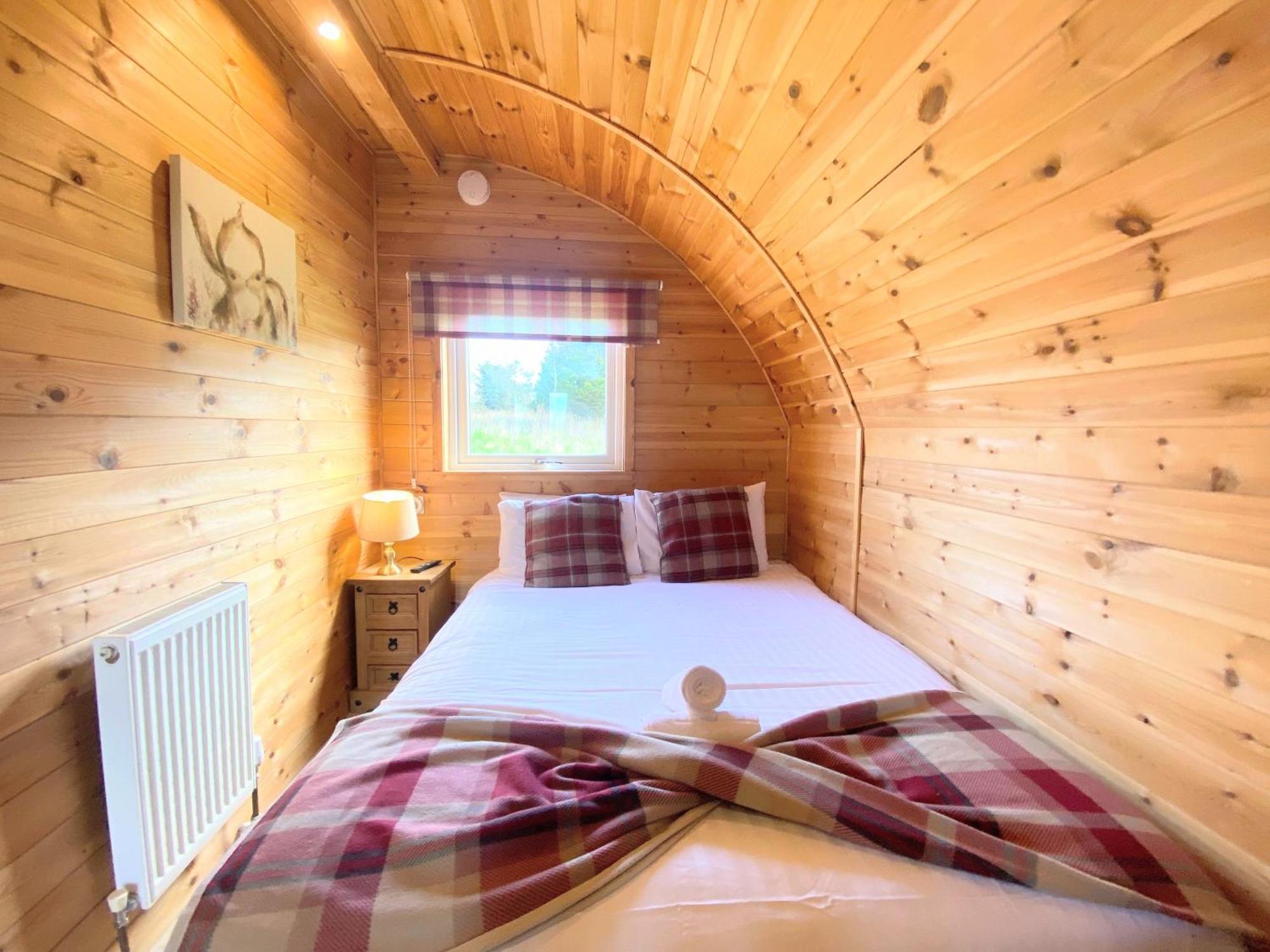 Вилла Pond View Pod 1 With Outdoor Hot Tub - Fife - Loch Leven - Lomond Hills Kelty Экстерьер фото