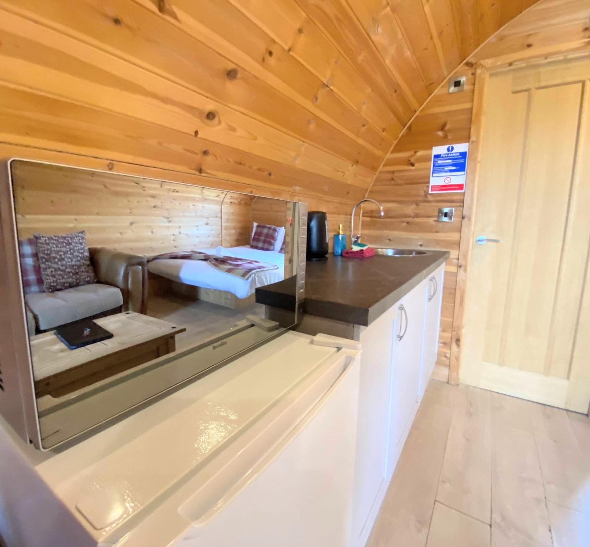 Вилла Pond View Pod 1 With Outdoor Hot Tub - Fife - Loch Leven - Lomond Hills Kelty Экстерьер фото