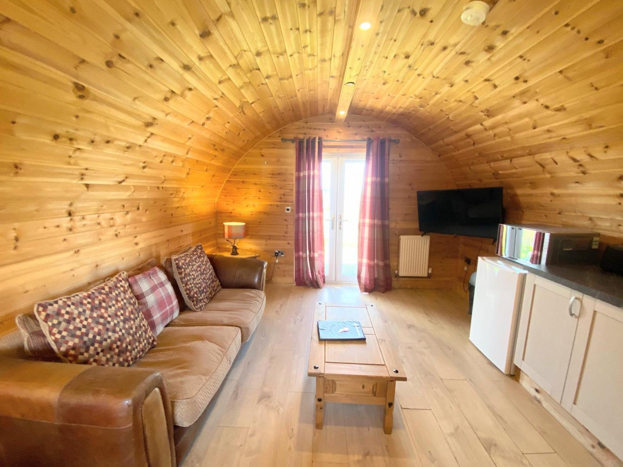 Вилла Pond View Pod 1 With Outdoor Hot Tub - Fife - Loch Leven - Lomond Hills Kelty Экстерьер фото